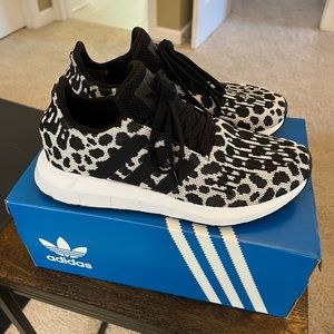 Adidas Swift Run women’s shoes size 8